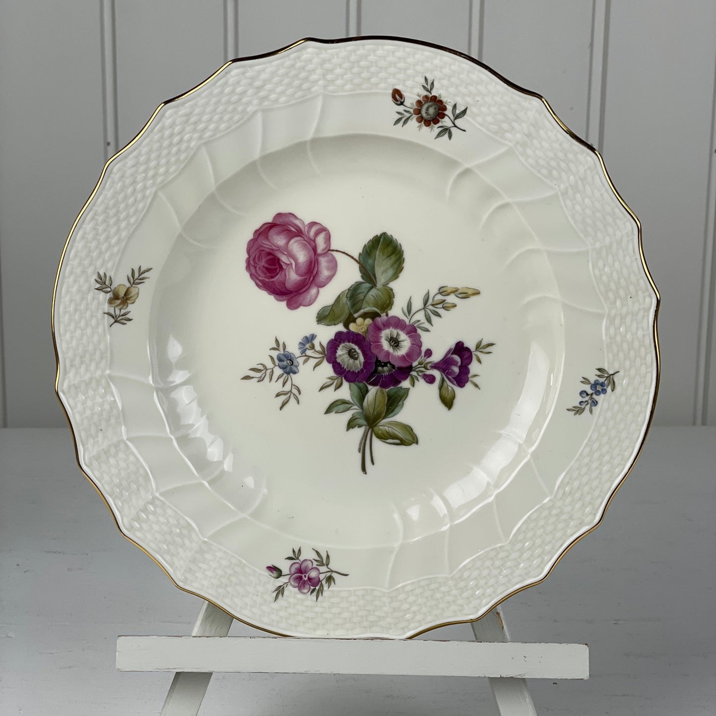 Royal Copenhagen “Frijsenborg” middagstallerken - Mission Afrika Genbrug