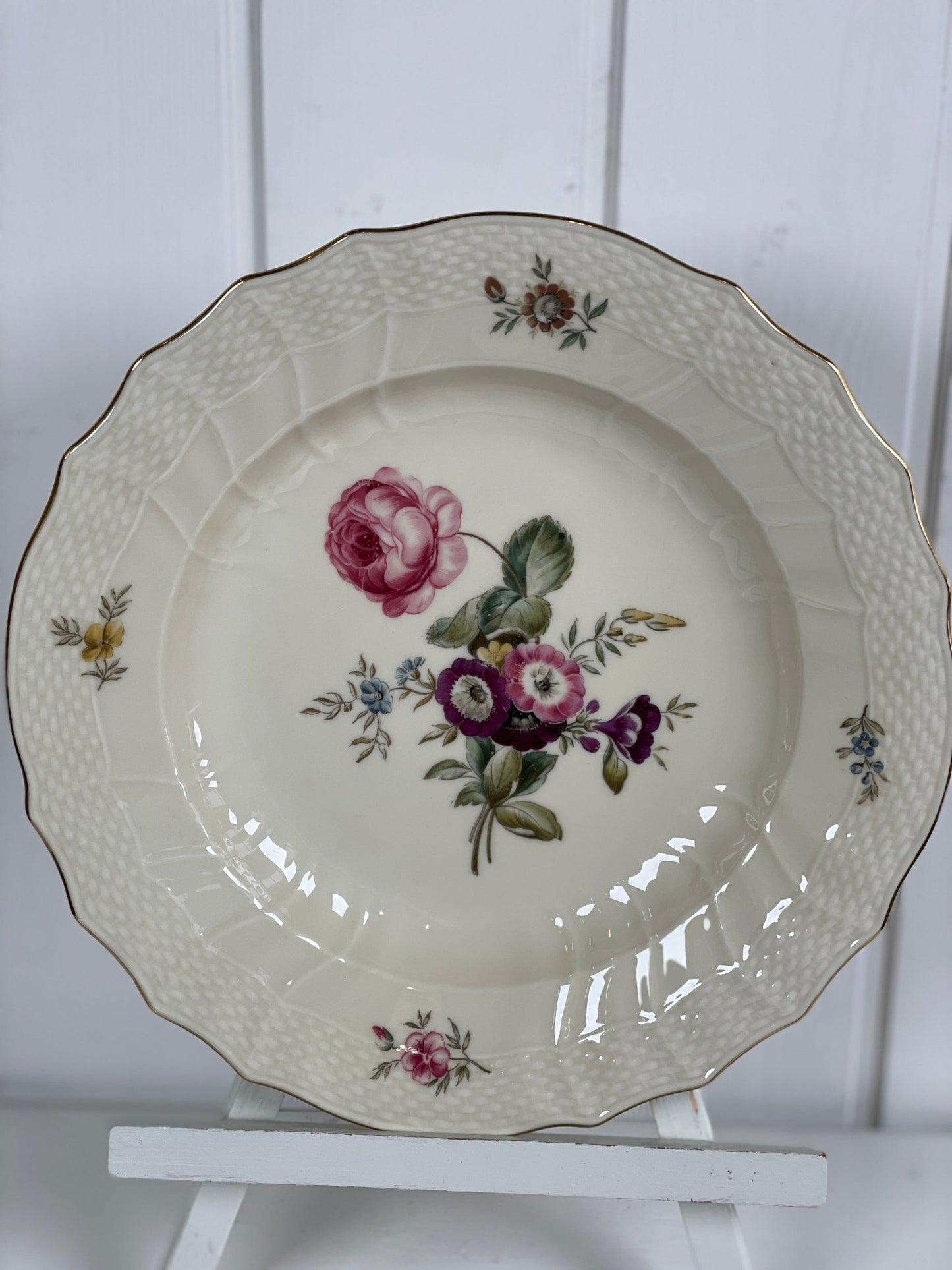 Royal Copenhagen “Frijsenborg” middagstallerken - Mission Afrika Genbrug