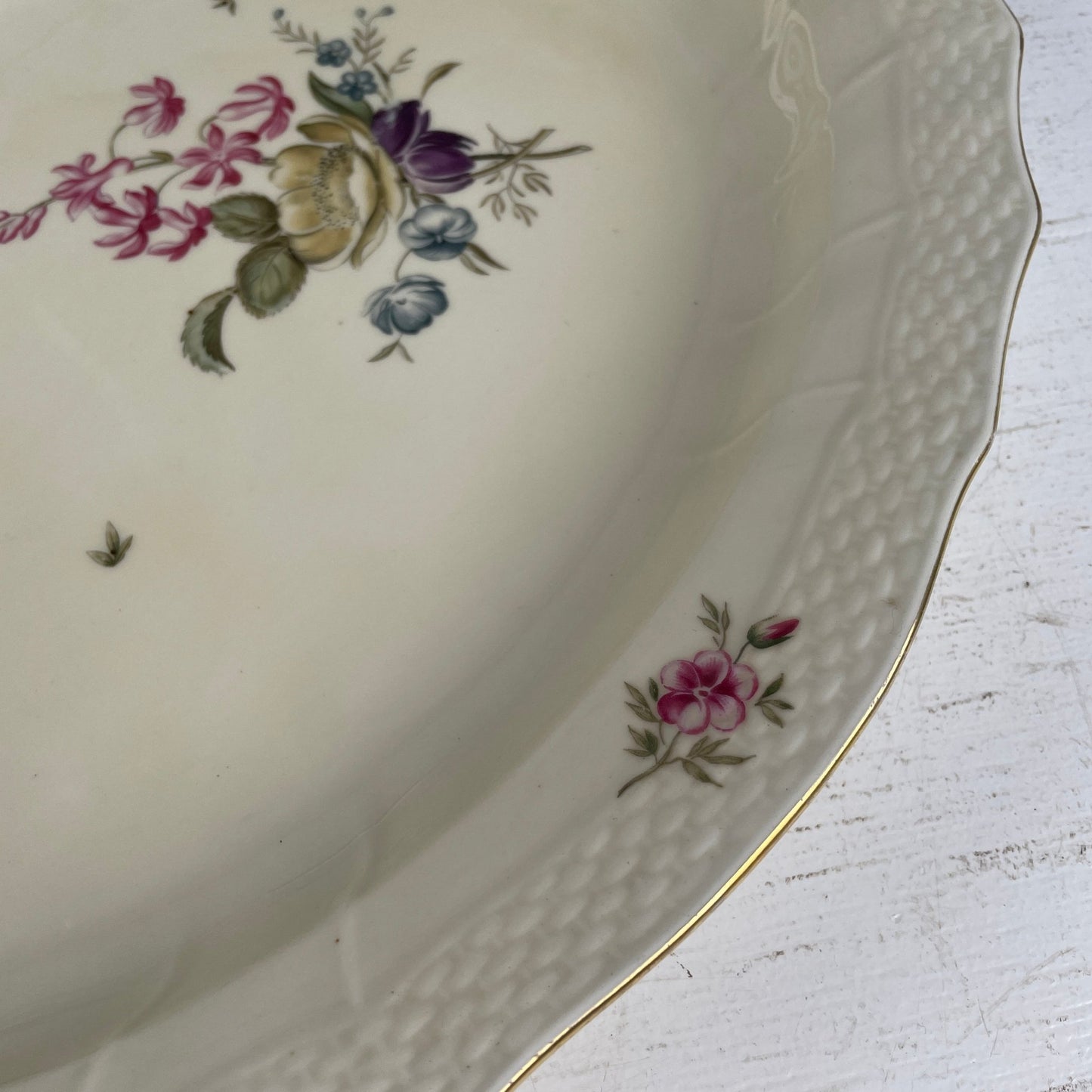 Royal Copenhagen “Frijsenborg” ovalt fad. - Mission Afrika Genbrug