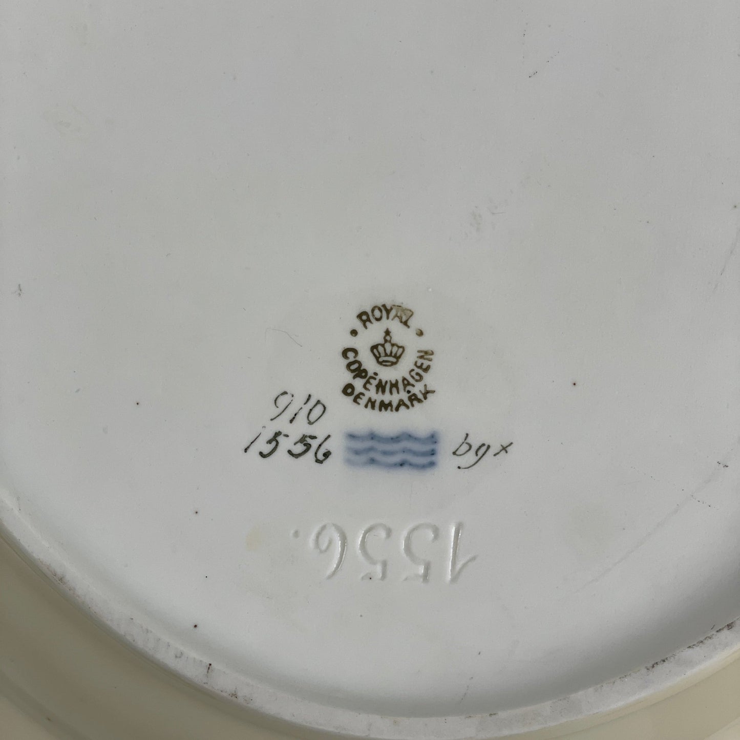 Royal Copenhagen “Frijsenborg” ovalt fad. - Mission Afrika Genbrug