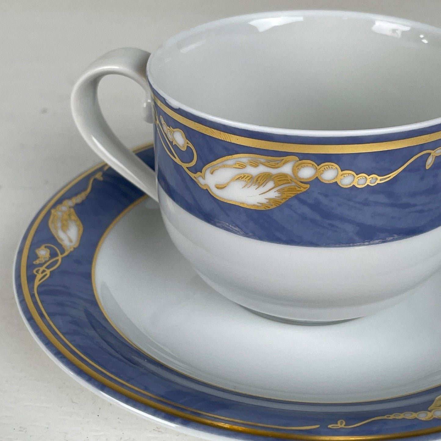 Royal Copenhagen “magnolia” kaffekop med underkop - Mission Afrika Genbrug