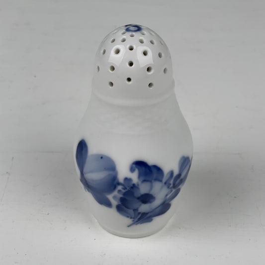 Saltholder, flettet blå blomst, Royal Copenhagen - Mission Afrika Genbrug
