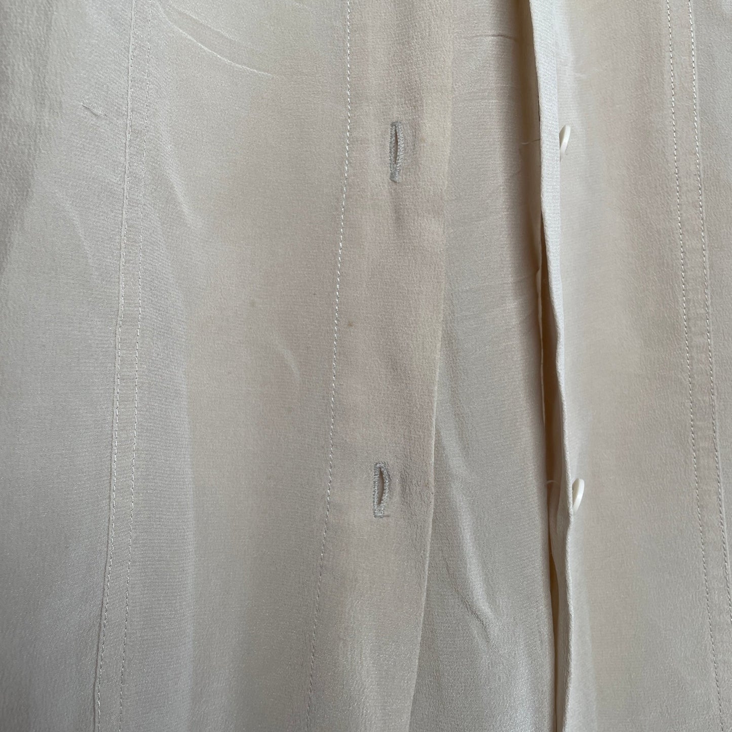 Silkeskjorte str M - Mission Afrika Genbrug