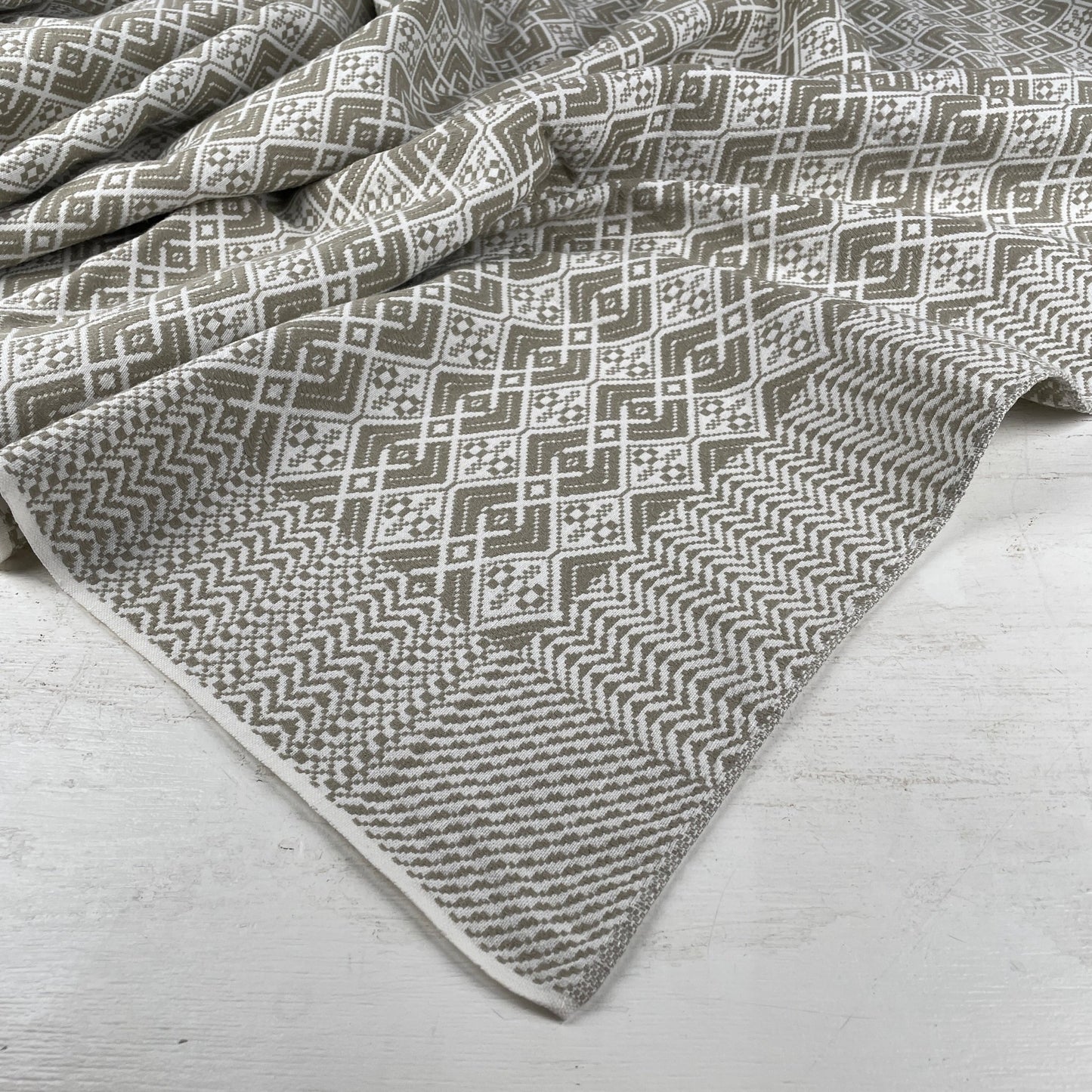 Stor jacquardvævet vintage dug - Mission Afrika Genbrug