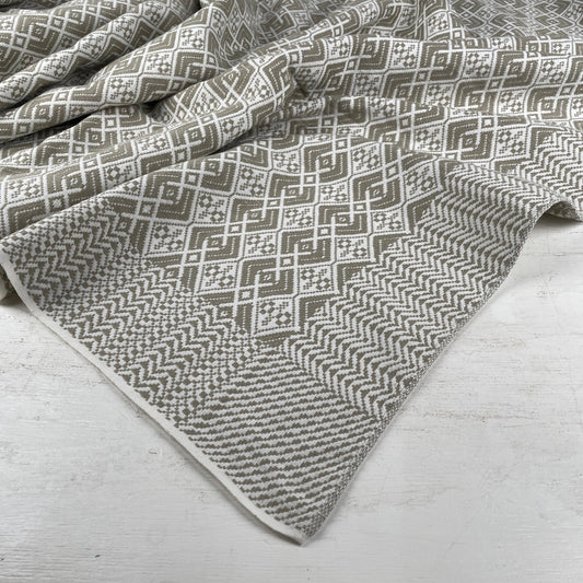 Stor jacquardvævet vintage dug - Mission Afrika Genbrug