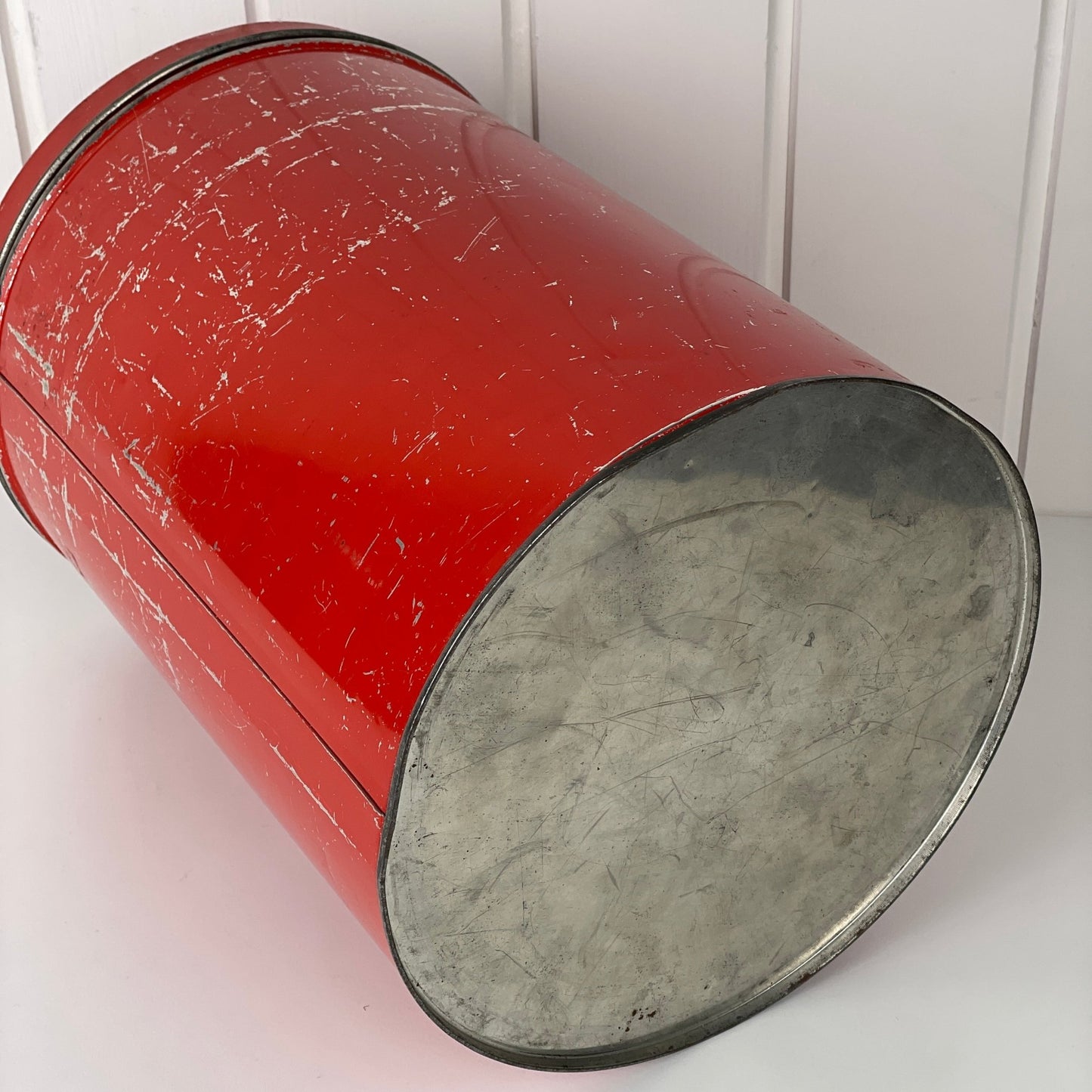 Stor vintage emalje dåse 35cm høj - Mission Afrika Genbrug