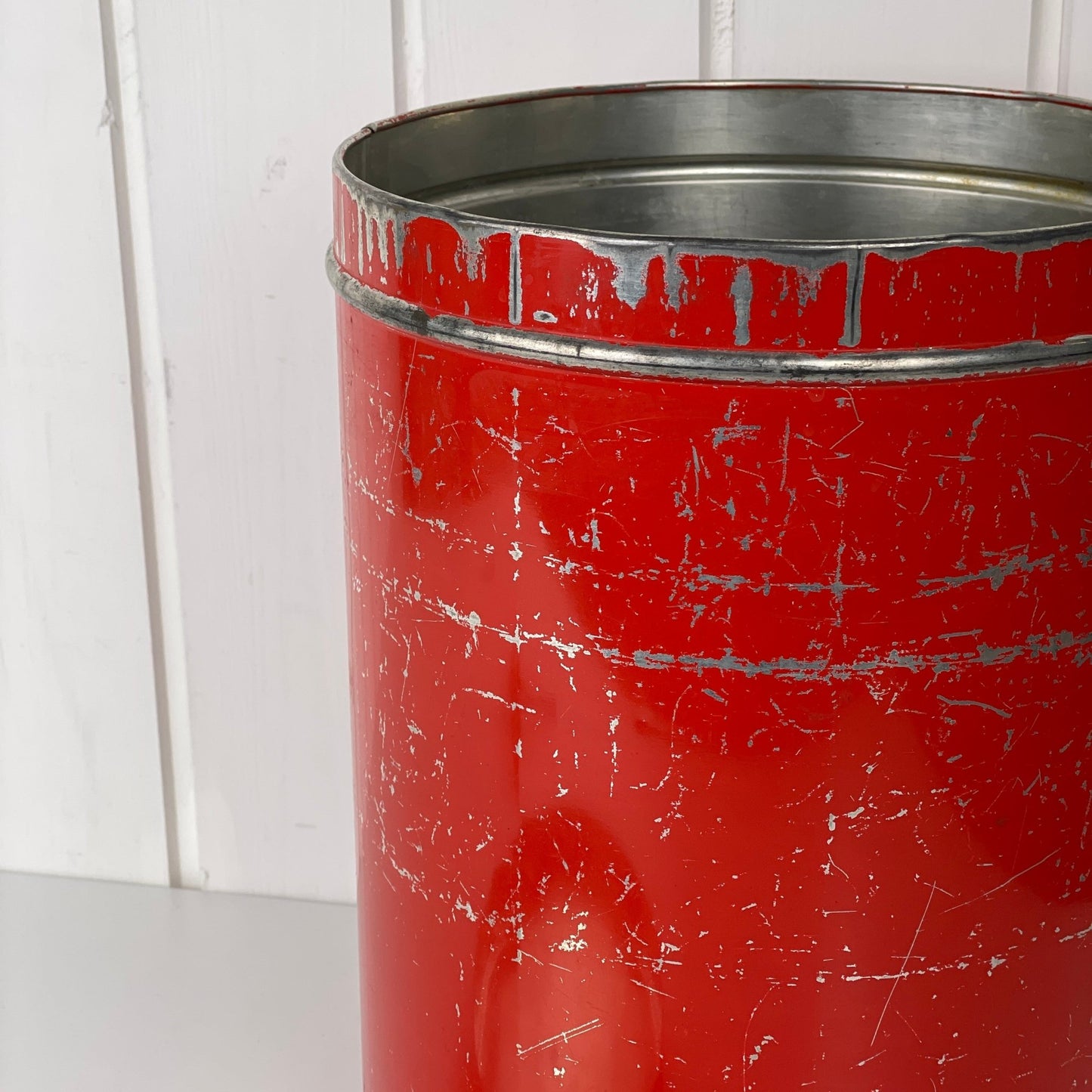 Stor vintage emalje dåse 35cm høj - Mission Afrika Genbrug