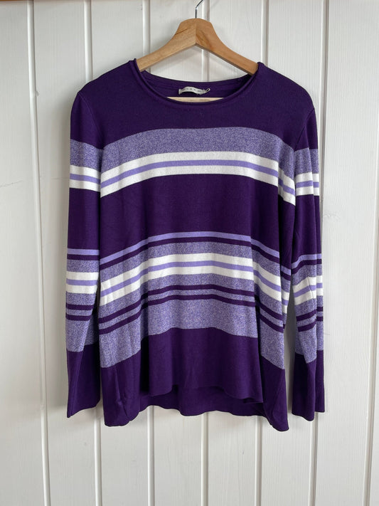 Sweater str L - Mission Afrika Genbrug
