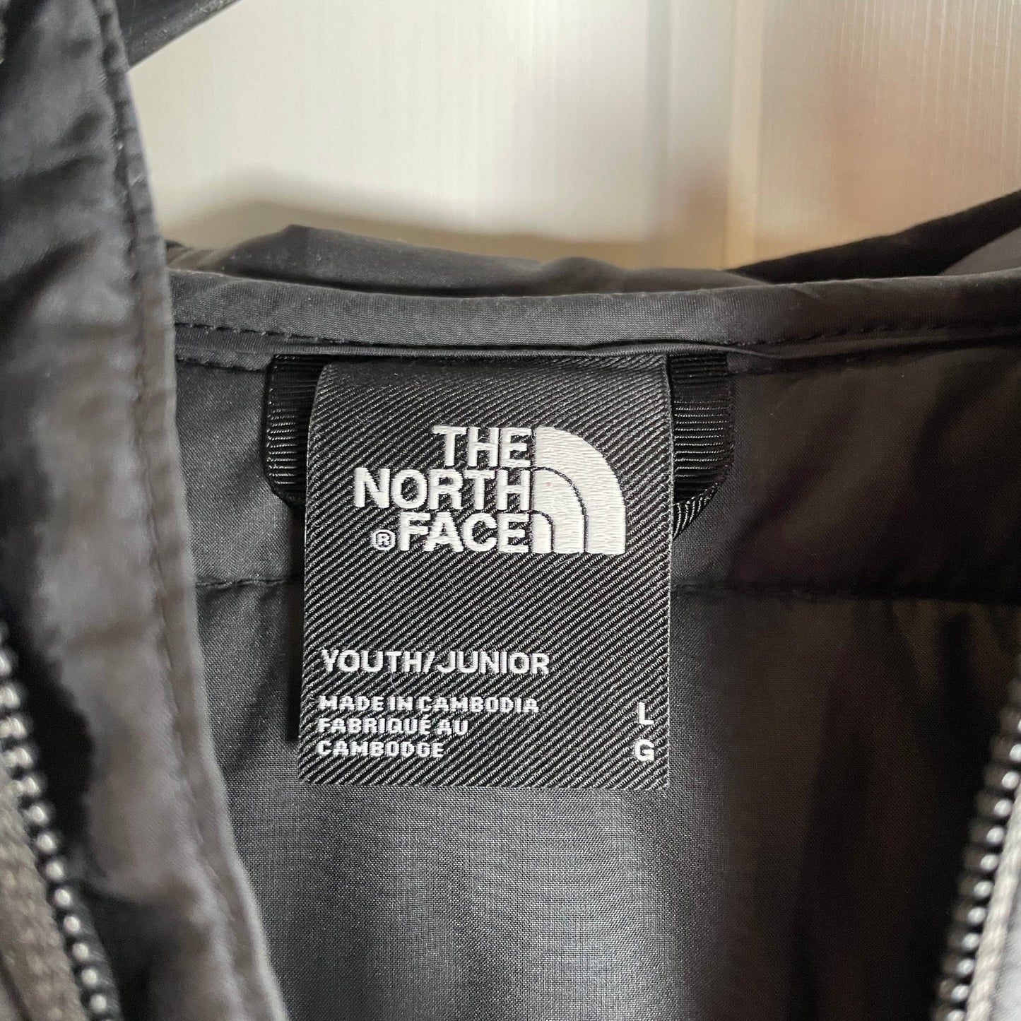 The North face junior jakke str L - Mission Afrika Genbrug