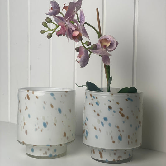 Urtepotteskjuler/vaser i glas med unika prikker - Mission Afrika Genbrug