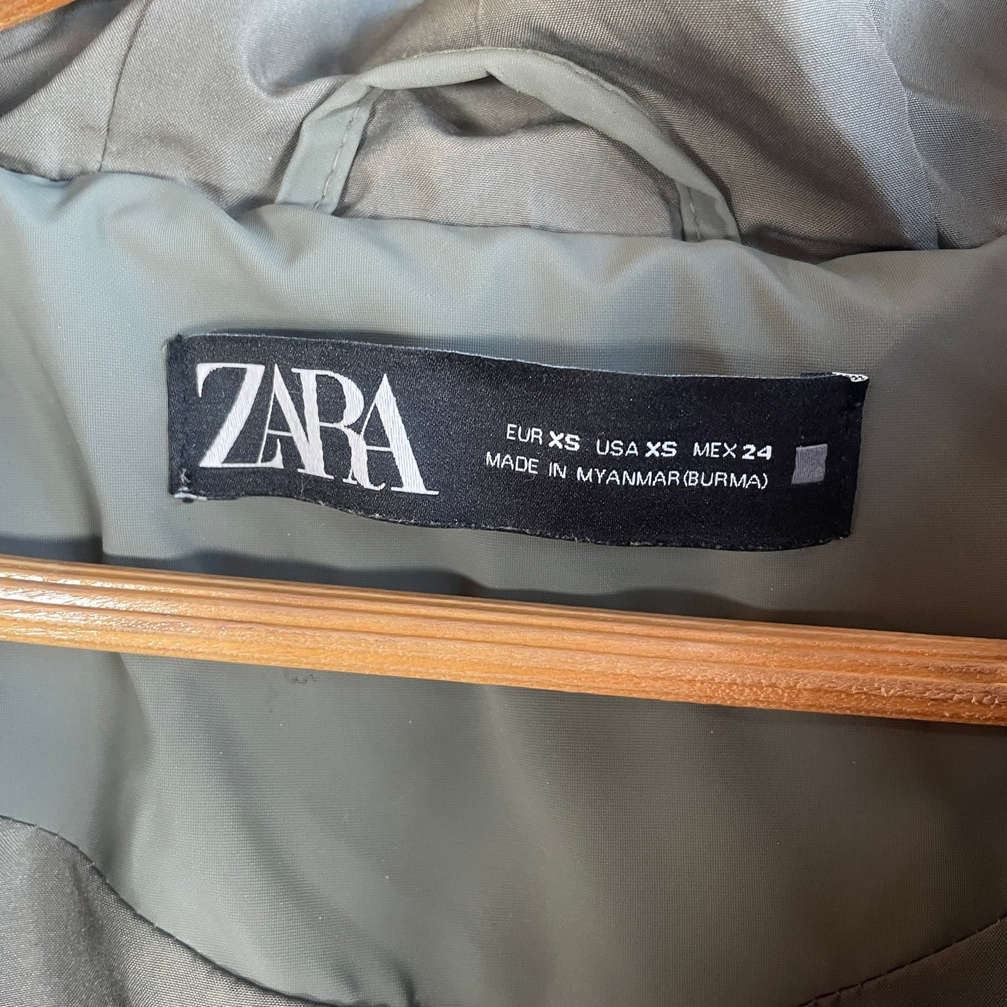 Zara jakke str xs - Mission Afrika Genbrug